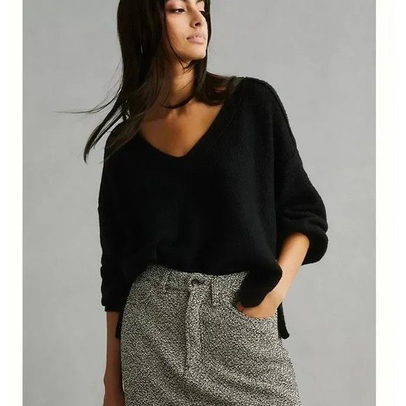 Anthropologie Sweaters - Anthropologie Pilcro V Neck Loose Fitting Sweater New Size xs